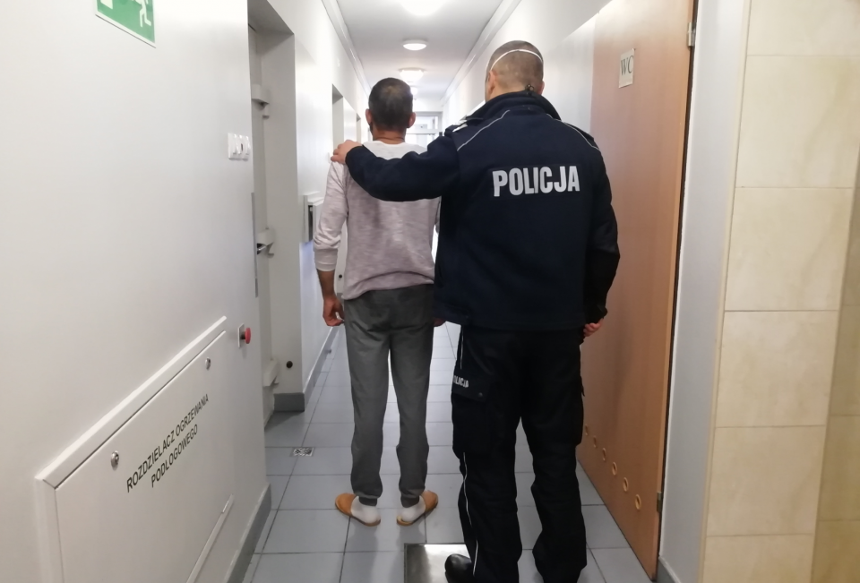 Okradli starszego mężczyznę, podając się za hydraulików. Jeden ze sprawców "wpadł" po kilku miesiącach