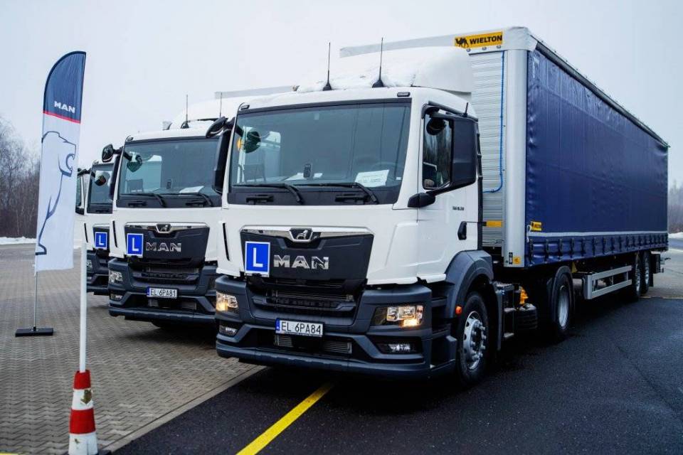 1a9bde98c286f79638f37152589af027_X_20251202-095652_1